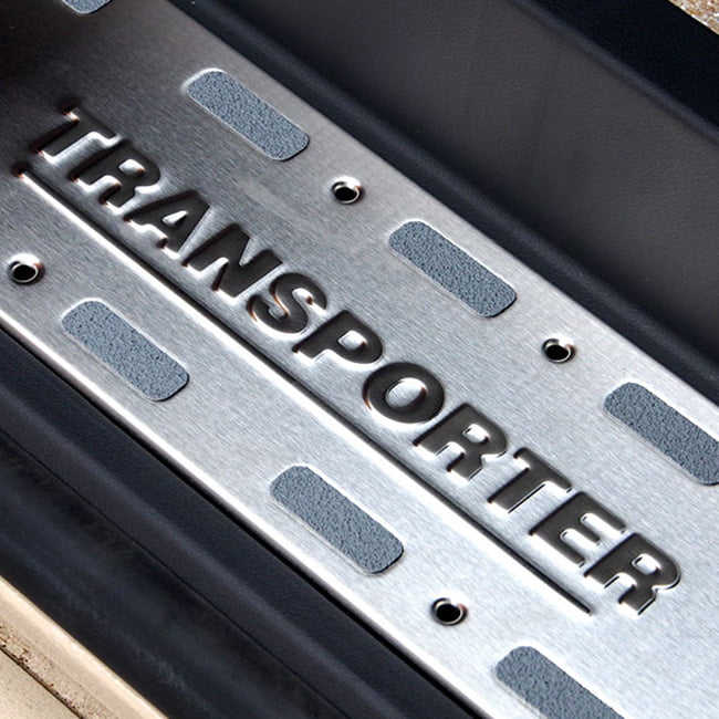 VW T5, T5.1 Transporter Full Steps Inc Transporter voegt logo in