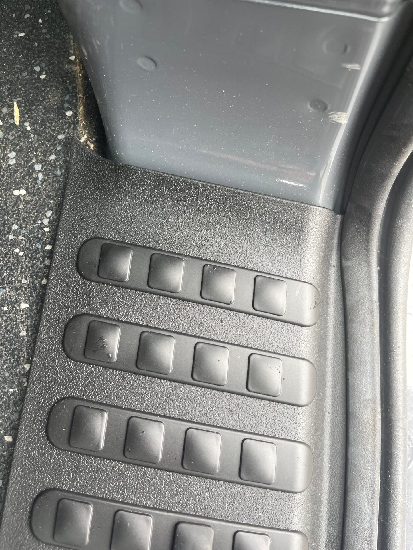 VW T6 V3 Barndoor achterdrempelafdekking Camperombouwonderdelen inclusief schroeven en doppen