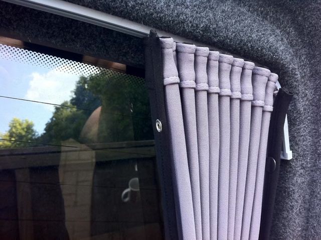 Cortinas Premium para 2 ventanas traseras del cuarto de VW Caddy Van-X