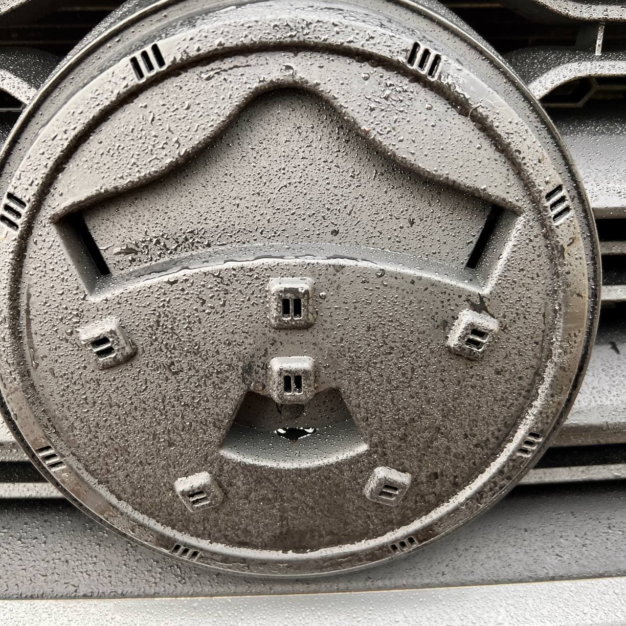 VW T6 R-Line Front Grille (2 en 1) con emblema / sin emblema - Negro brillante